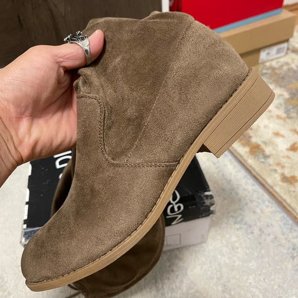 NWT Women’s Size 7 Wild Diva Oksana Over The Knee Drawstring Boot In Taupe Color - Picture 7 of 11